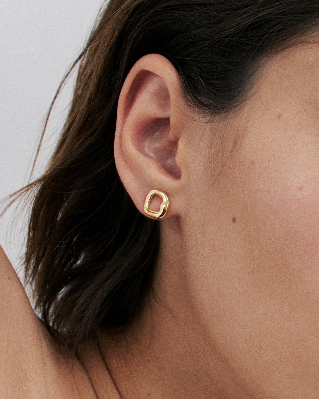 Voyage Stud Earrings In 18K Solid Gold