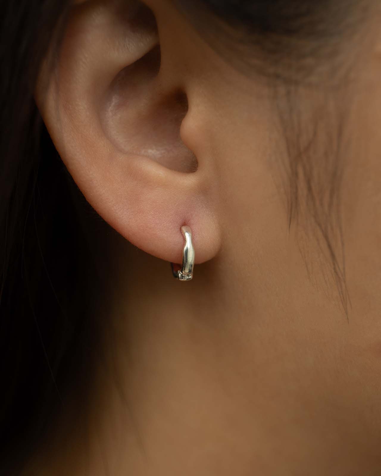 Night Dream Mini Hinged Hoops – Mara Paris