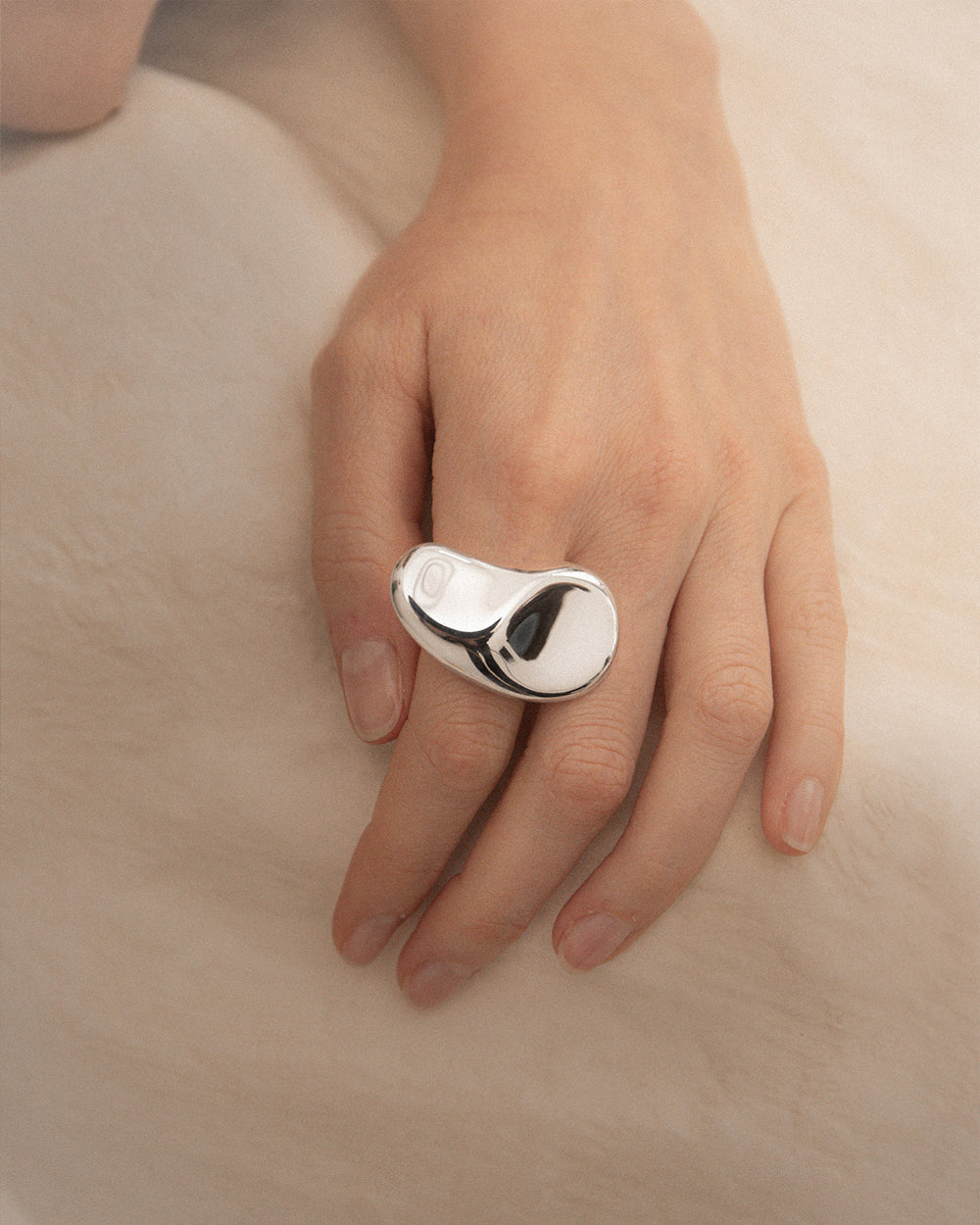 Pedra Sculptural Ring