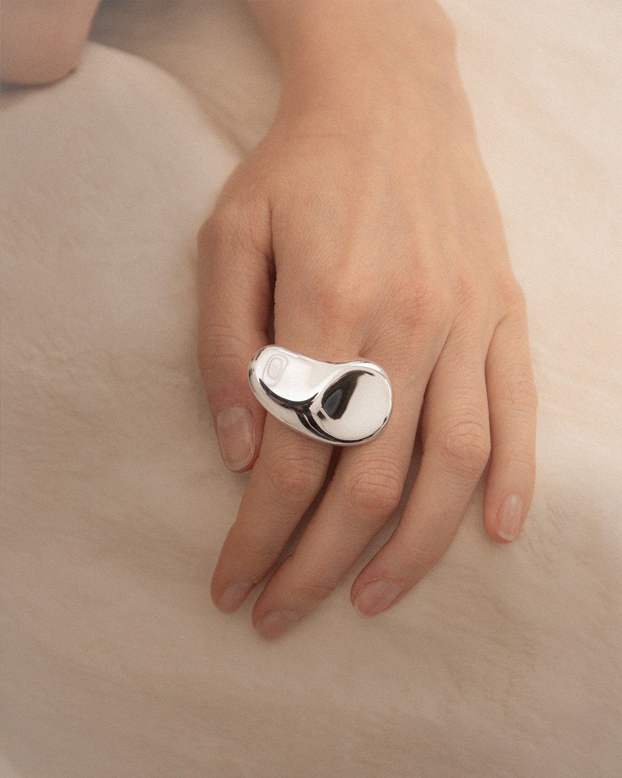 Pedra Sculptural Ring