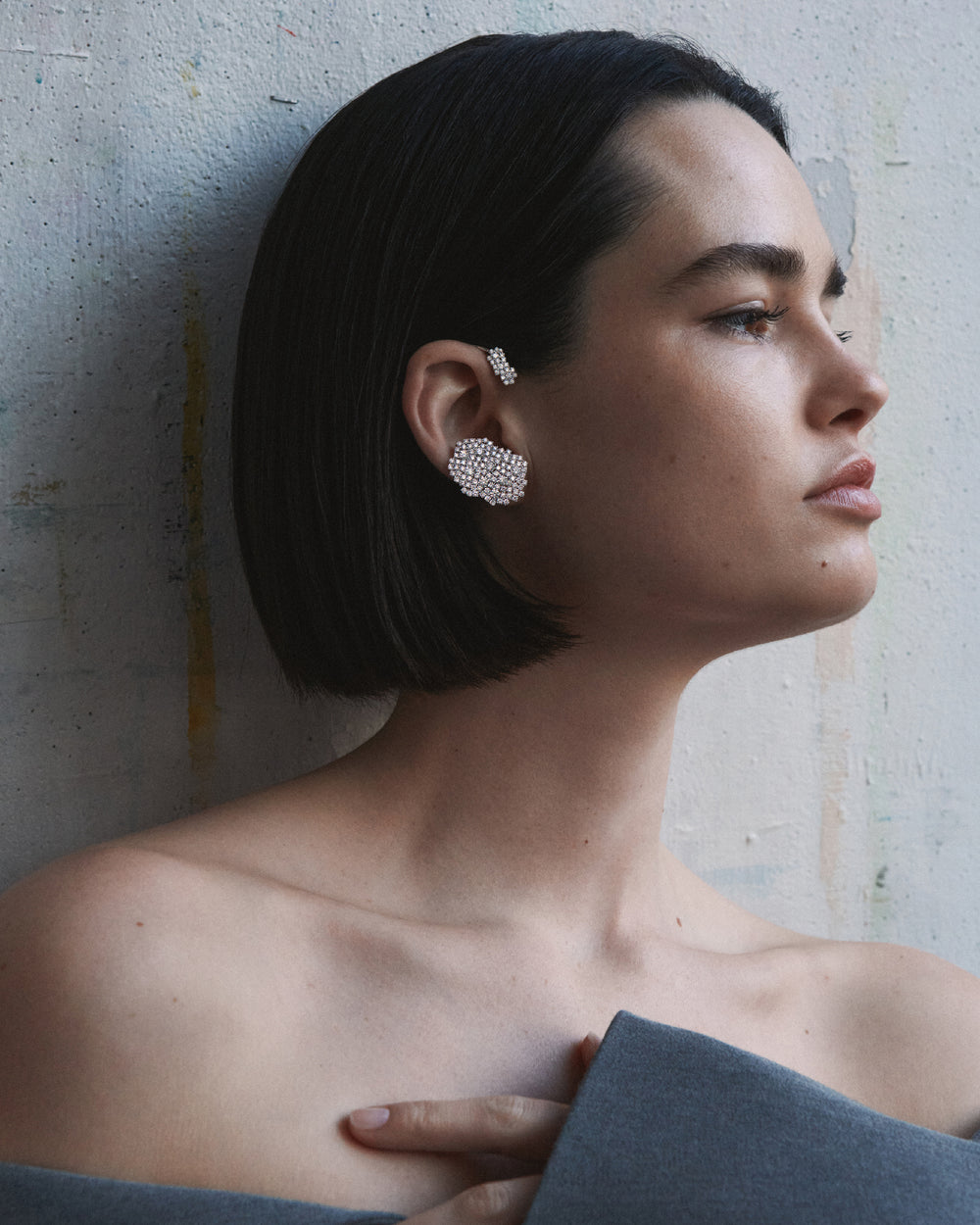 Lumière Suspendue Ear Cuff in White Gold