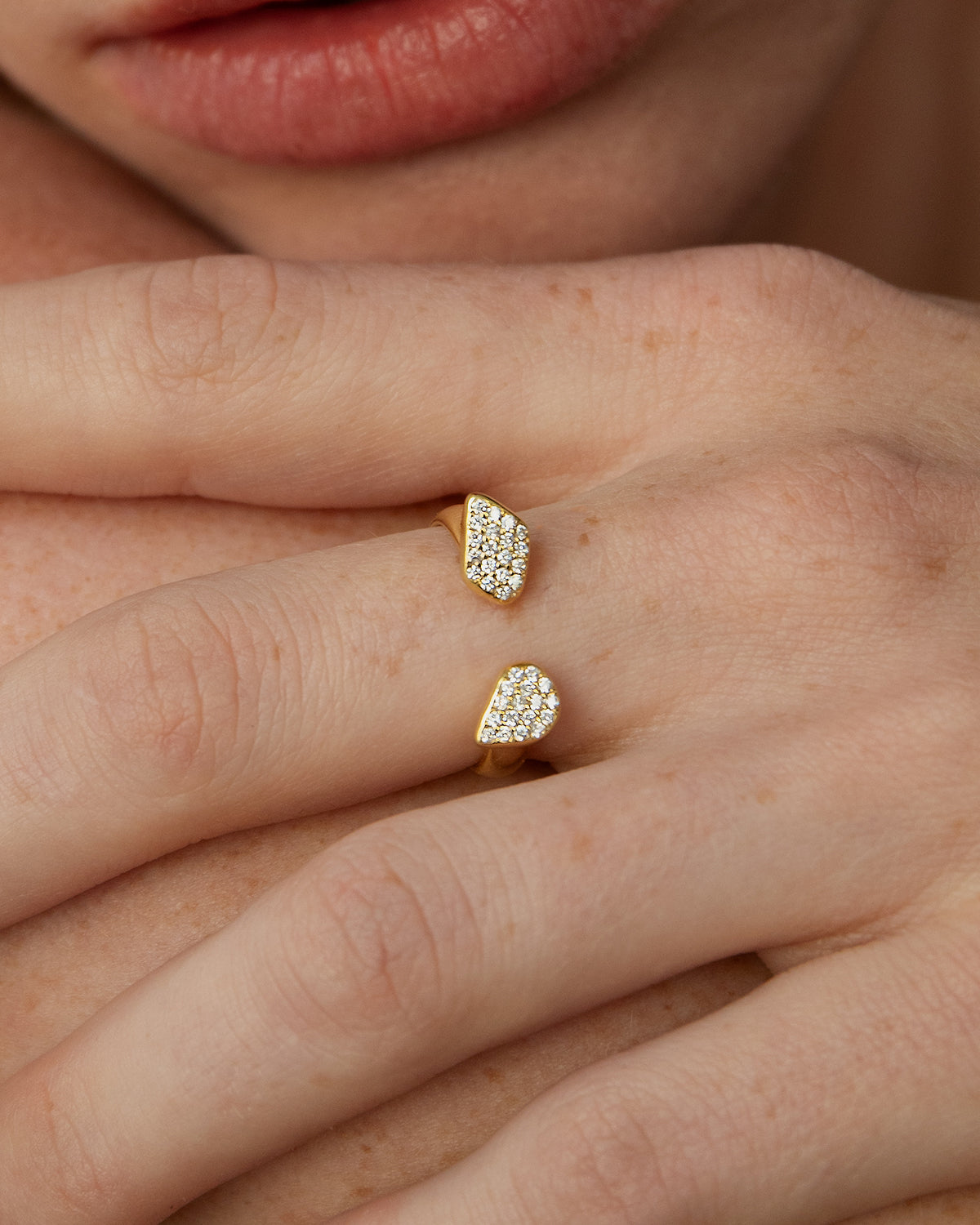 Dream Ring In 18K Solid Gold With Pave Diamonds