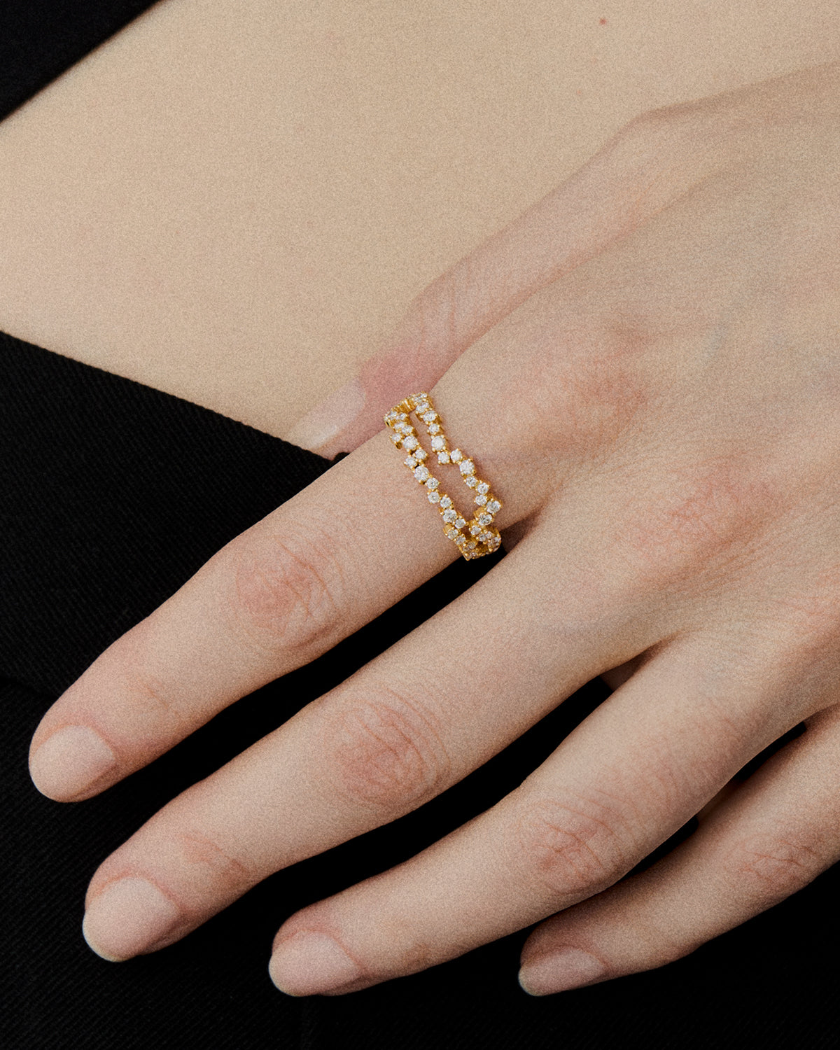 Groove Ring with Diamonds