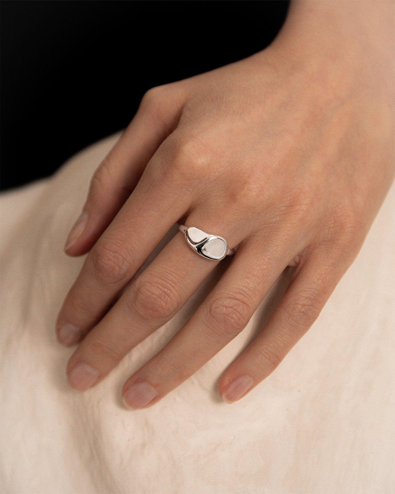 Pedra Petit Ring