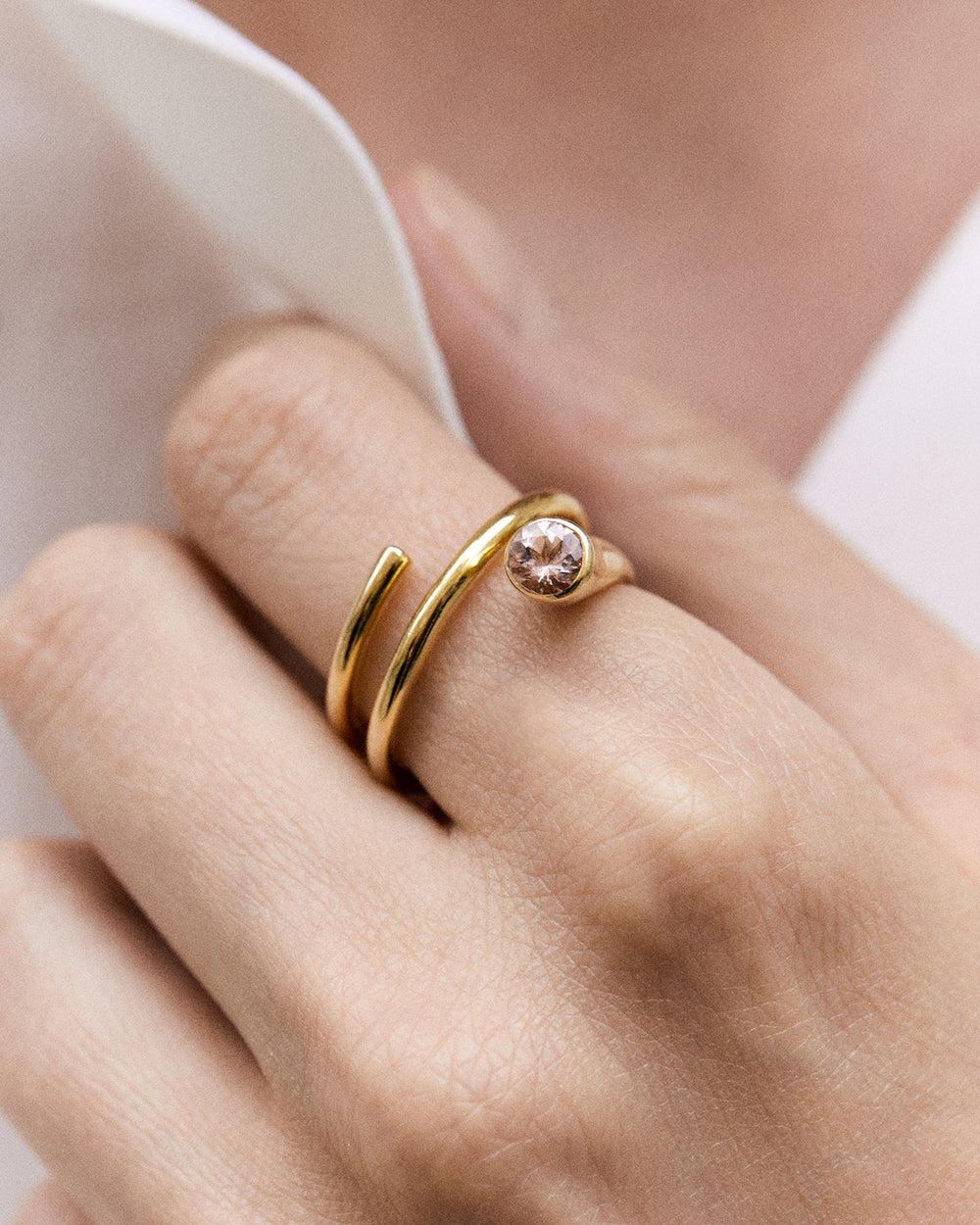 Vera Solitaire Ring in 18K Solid Gold, Morganite