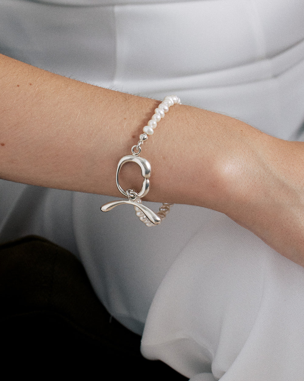 Pulsera Hope de perlas blancas