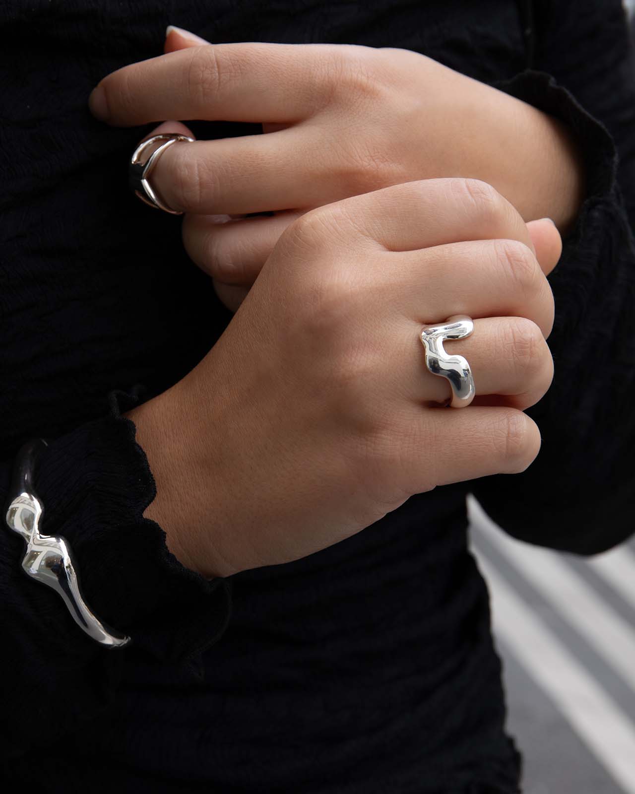 Great Figure Bold Ring