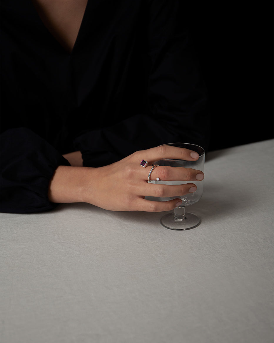 Anillo Mies con rodolita