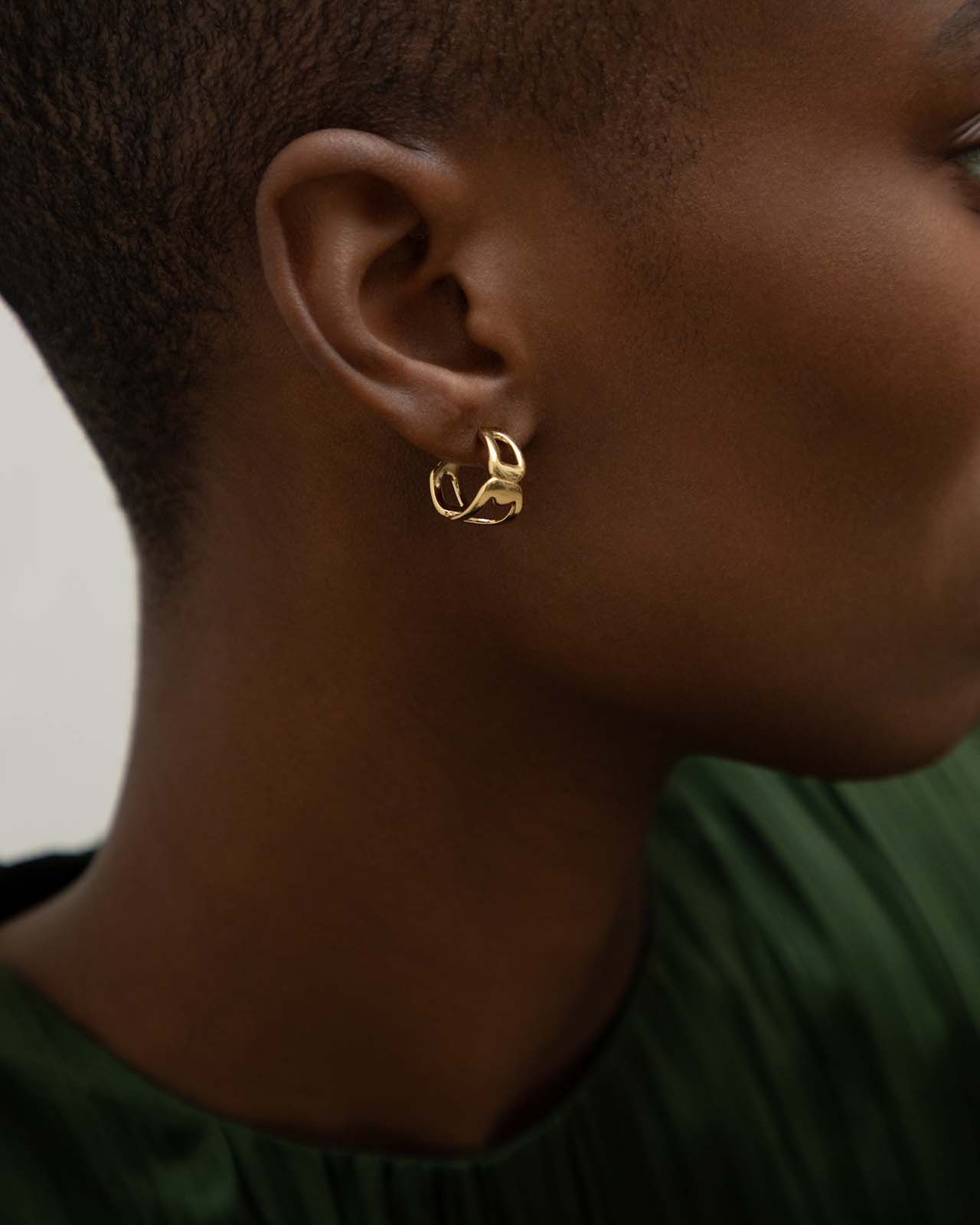 Voyage Mini Hoop Earrings In Gold Vermeil