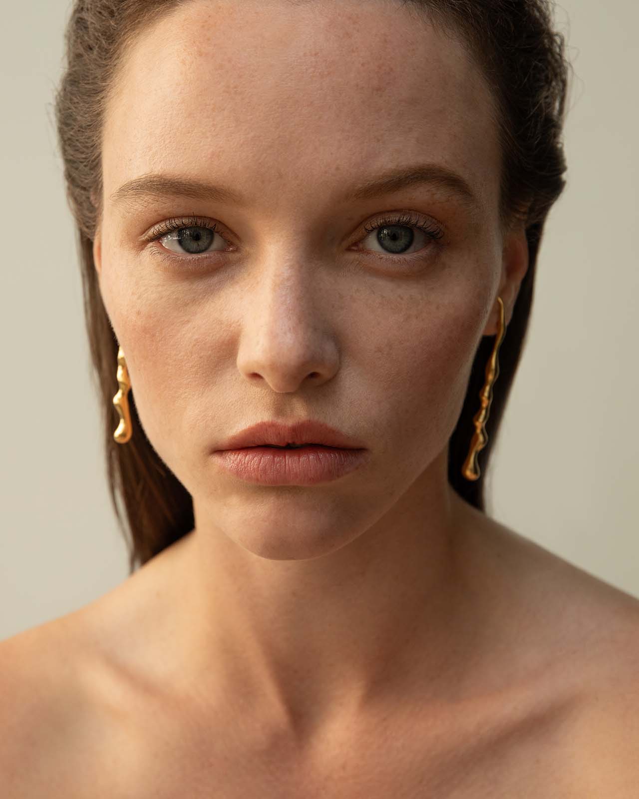 Poem Mismatched Earrings In Gold Vermeil