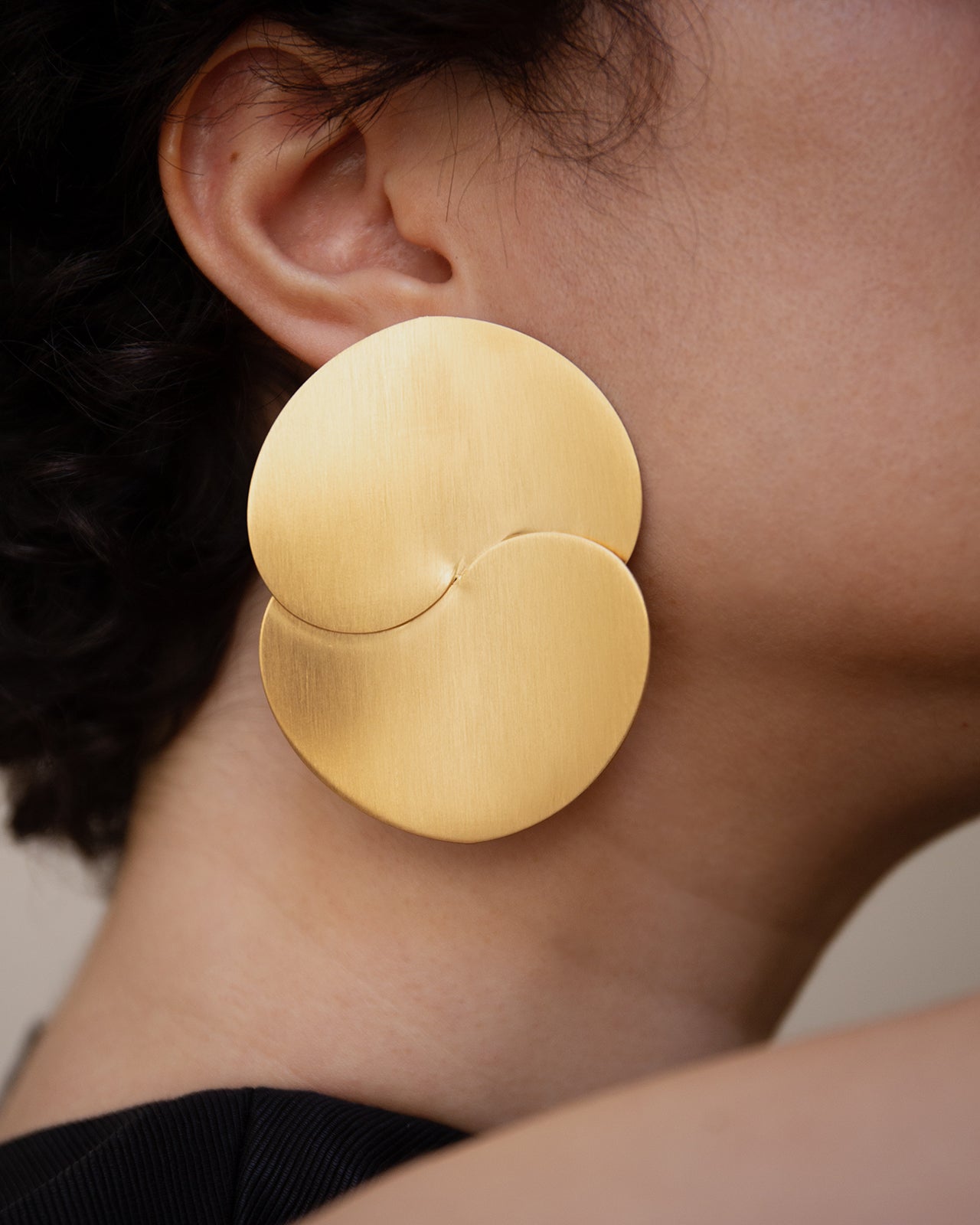 Eucalyptus Earrings Satin Finish Gold Plated Mara Paris