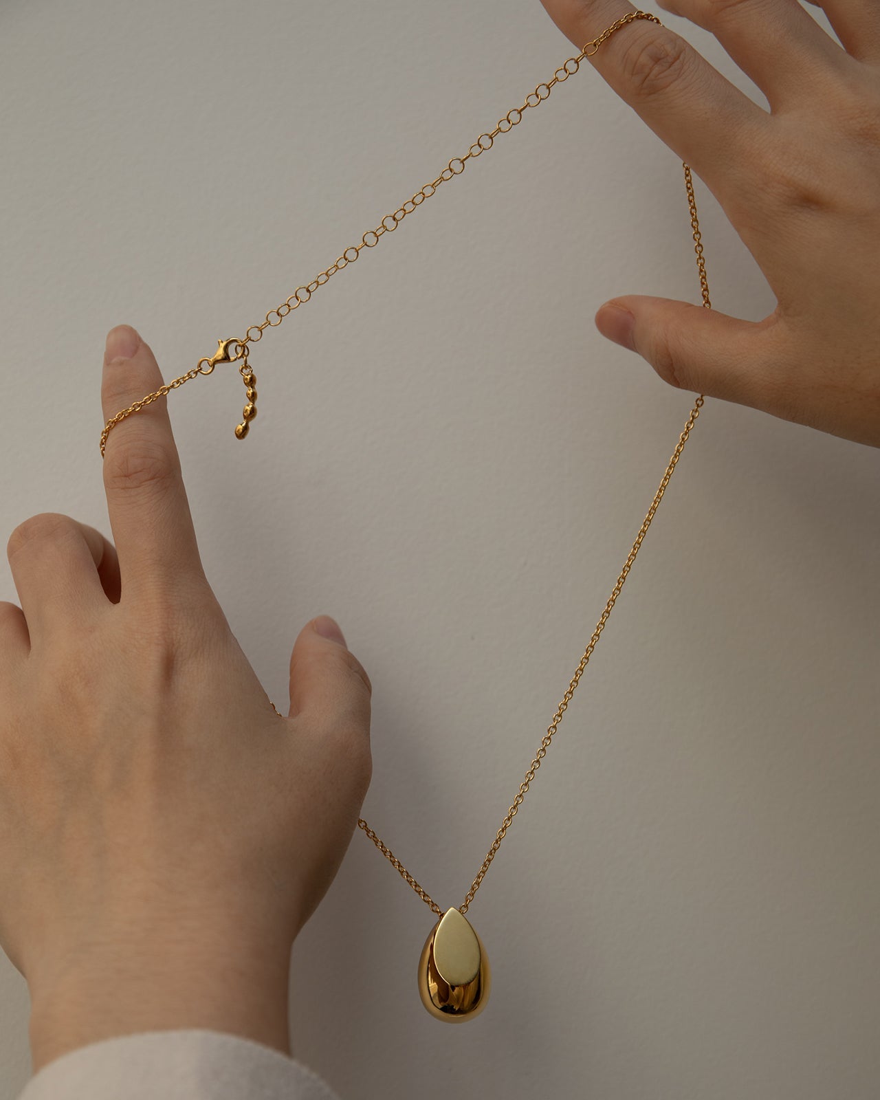 Sense Pendant Necklace In Gold Vermeil