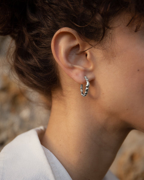 Memories Small Hoop Earrings – Mara Paris